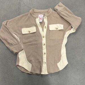 Women’s Button-Up Tan and Cream Shirt